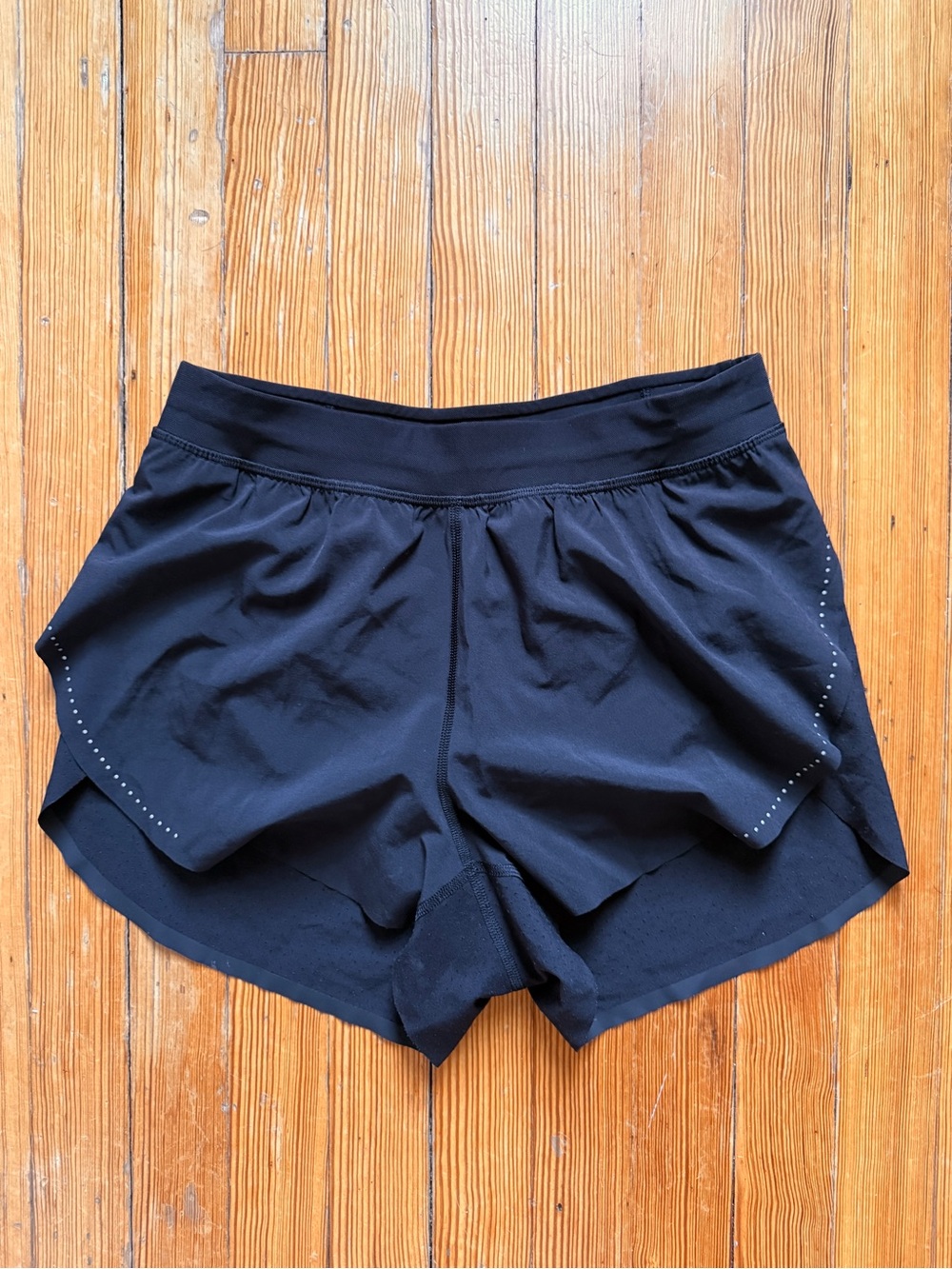 Lululemon Find Your Pace 3” Split Hem Shorts 4 Black